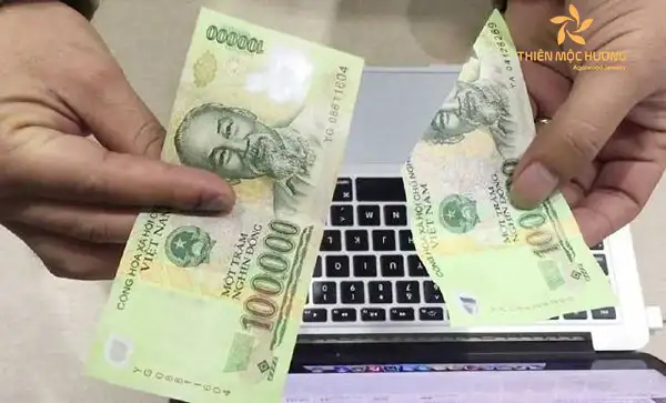 Nằm Mơ Thấy Lượm Tiền: Giải Mã Điềm Báo, Ý Nghĩa & Con Số May Mắn 2024