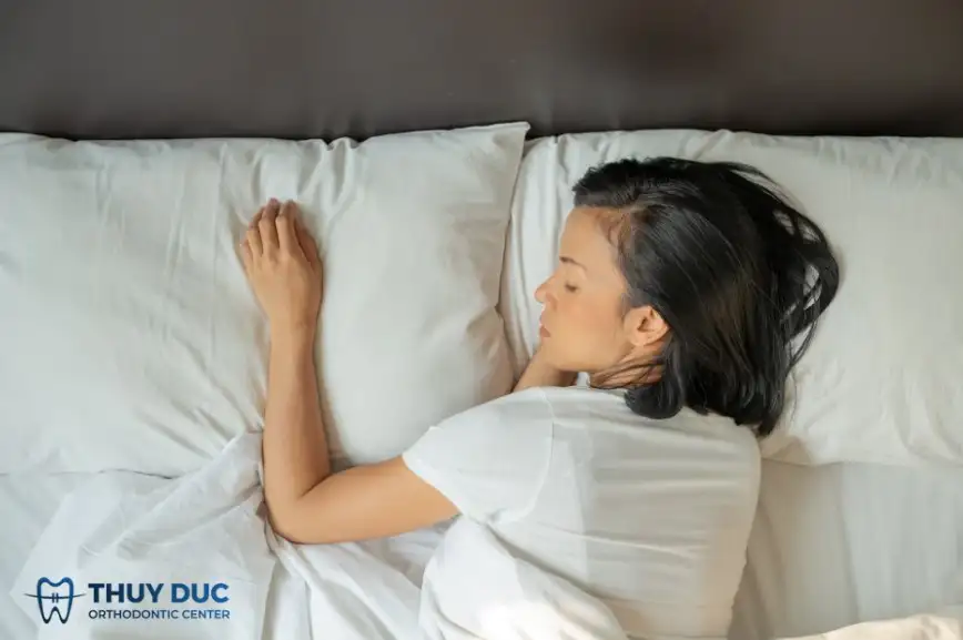 nằm mơ bị rụng răng chảy máu