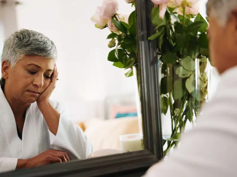 🦷 Giải Mã Giấc Mơ Thấy Răng Rụng: Điềm Báo, Ý Nghĩa & Con Số May Mắn ✨